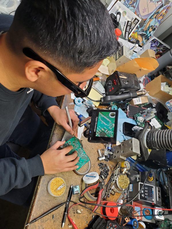 Uniparts Working Home